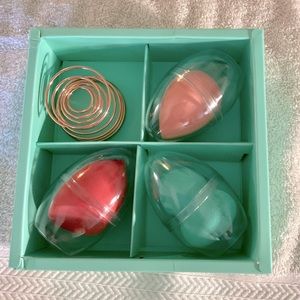 3 FOR $30NIB 4 piece Makeup Sponge Set